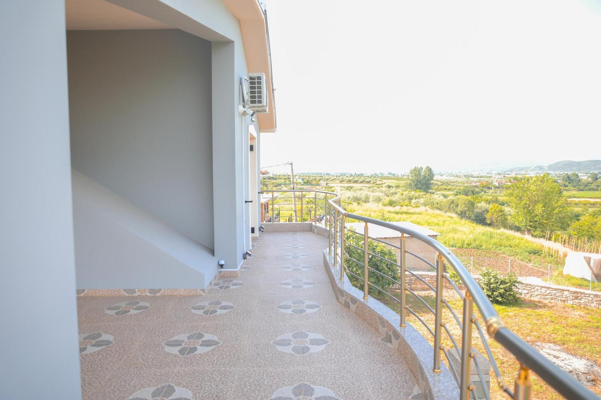 Amla'S Villa Berat Buitenkant foto
